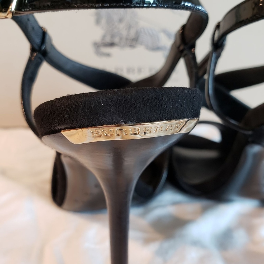 Authentic Burberry Brandyner Sandals - Picture 5 of 8